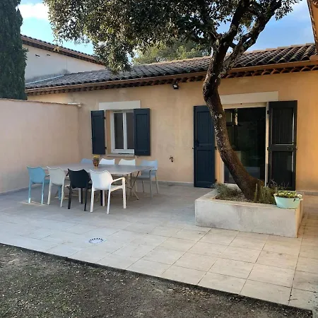 Garrigue Avec Piscine Quartier Planette A Νιμ