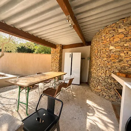 Garrigue Avec Piscine Quartier Planette A * Nimes